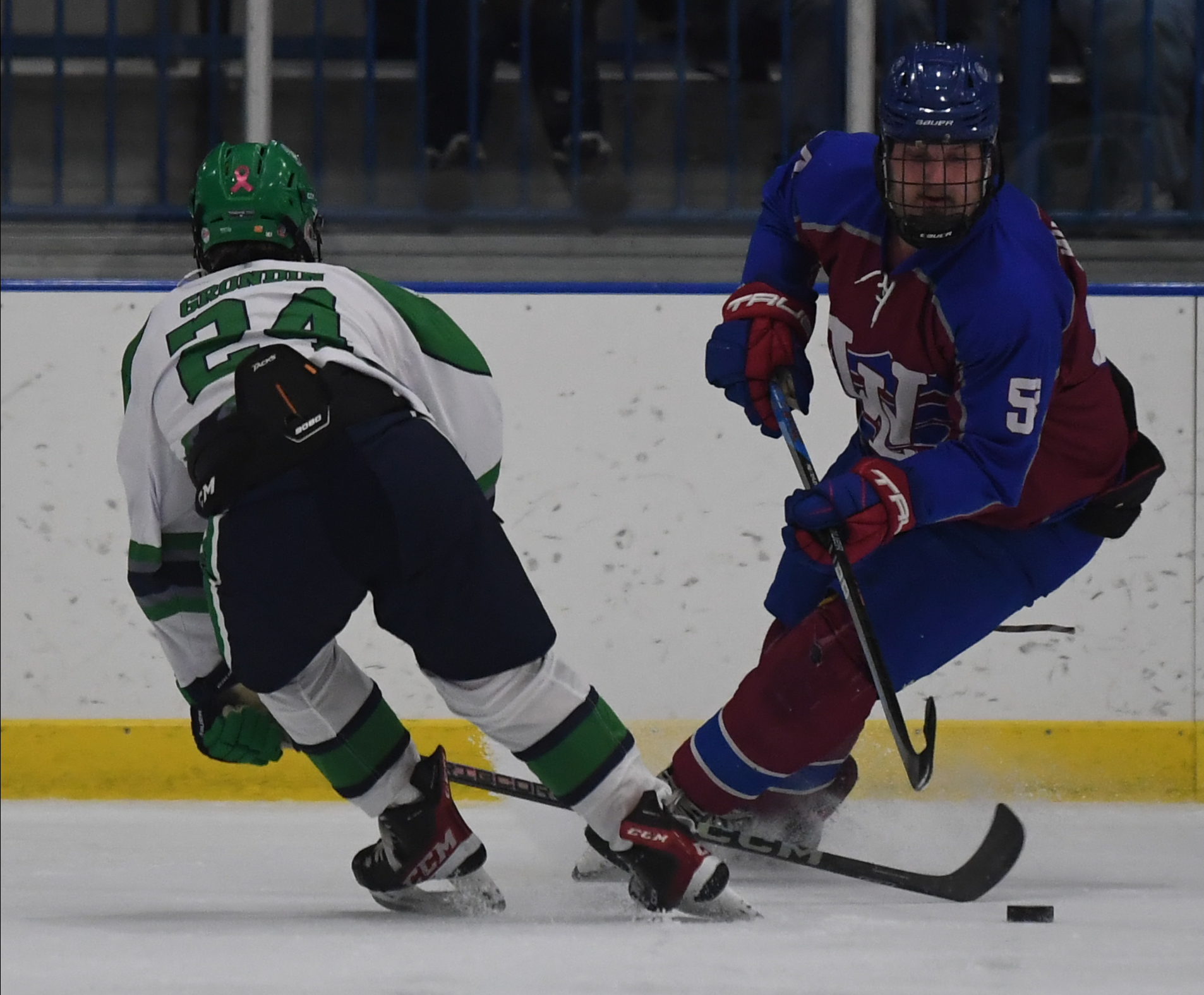 Lakes United defeated Walled Lake United 3-1 in the game...