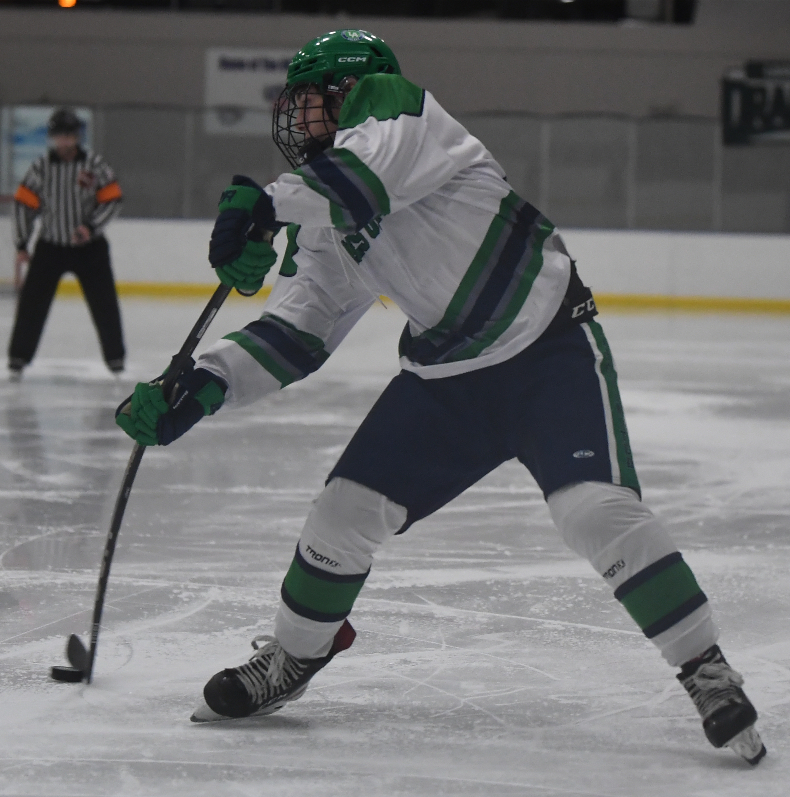 Lakes United defeated Walled Lake United 3-1 in the game...