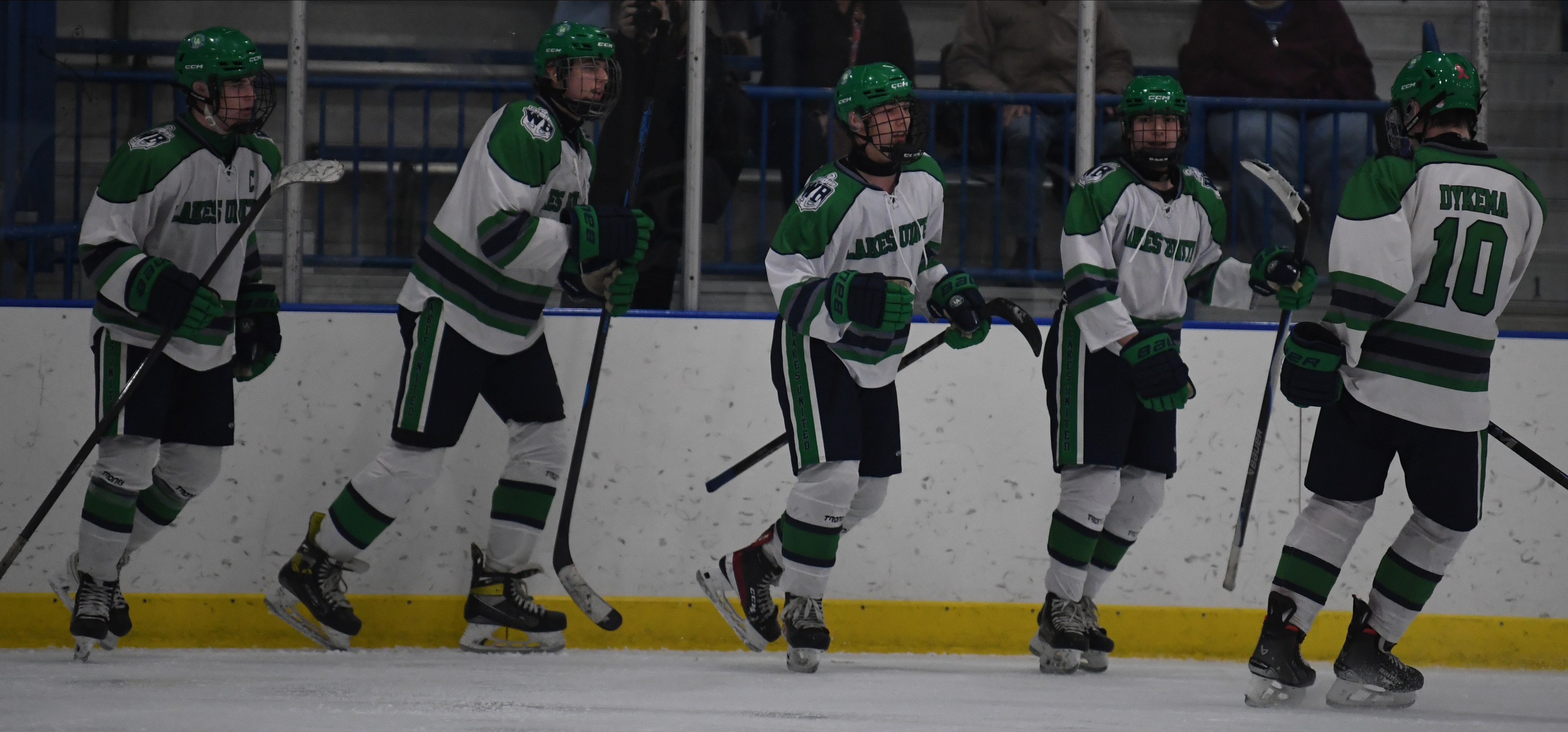 Lakes United defeated Walled Lake United 3-1 in the game...