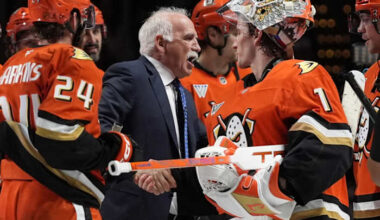 Joel Quenneville reaches 1,000 victories, joining Scotty Bowman in an elite club for NHL coaches