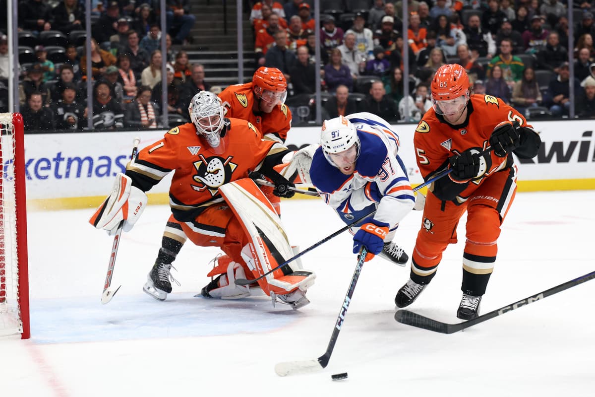 Against mixed-up Oilers lineup, the Ducks look to stay hot