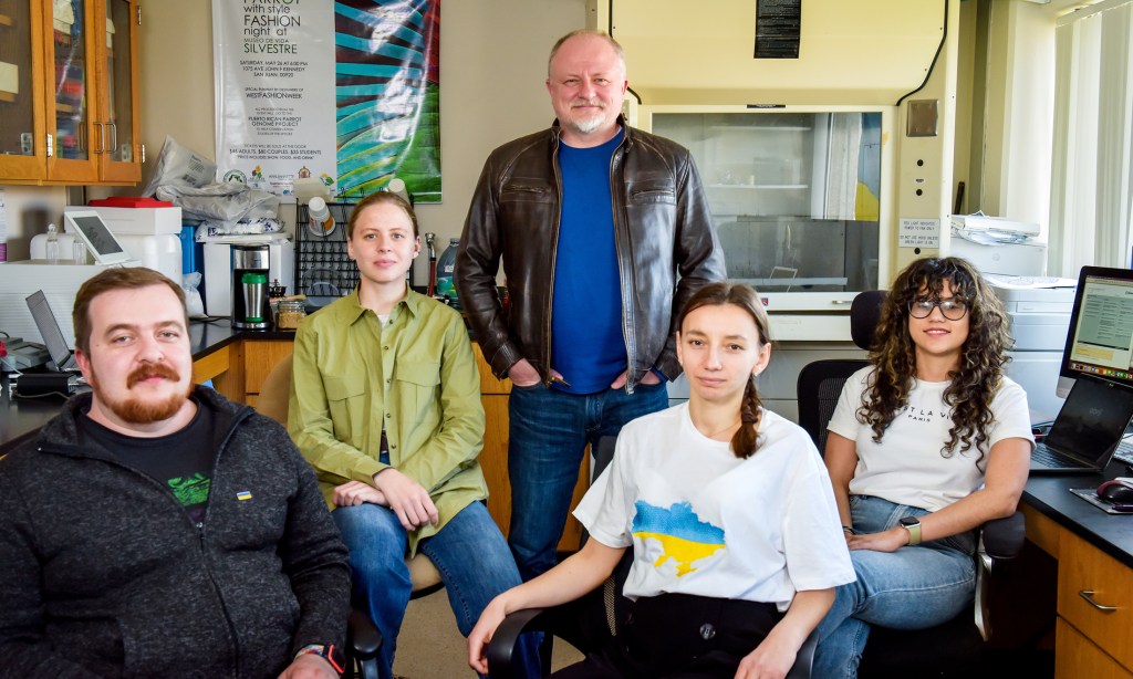 Oakland Univ. professor bridging gap to next generation of Ukrainian scientists – The Oakland Press