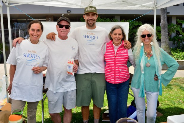 La Jolla Shores Association board members Kathleen Neil and Ed Mackey, President John Pierce, past president Janie Emerson and board member Terry Kraszewski turn out for LJSA's inaugural "Tides of Creativity" event June 21. (Vincent Andrunas)