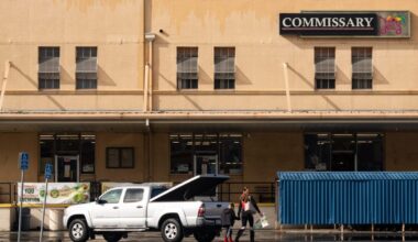 Silicon Valley low-cost grocer for military families stays open