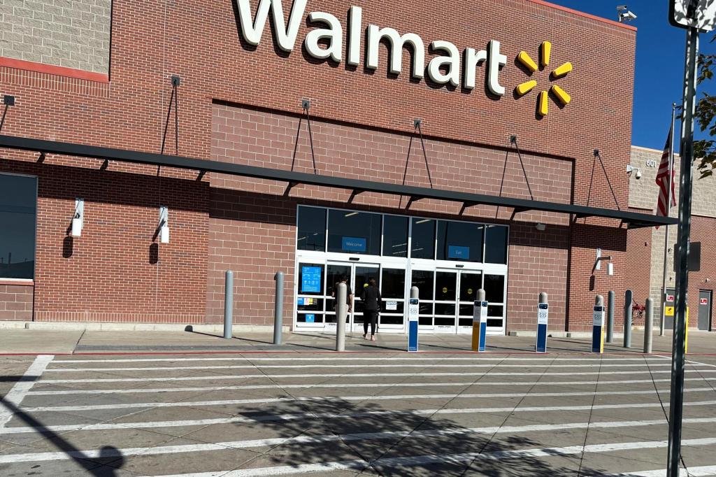 Walmart delivers quarter of impressive sales but offers muted outlook