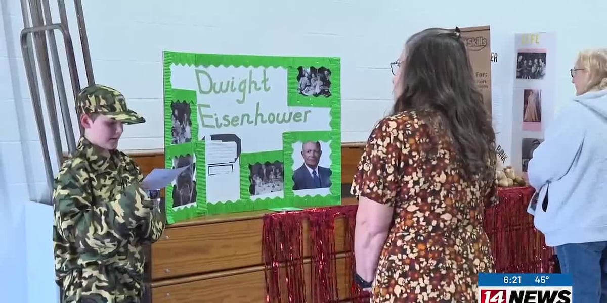 Oakland City 5th graders present historical figure ‘wax museum’