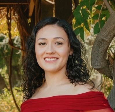 Alexus Villanueva smiling.