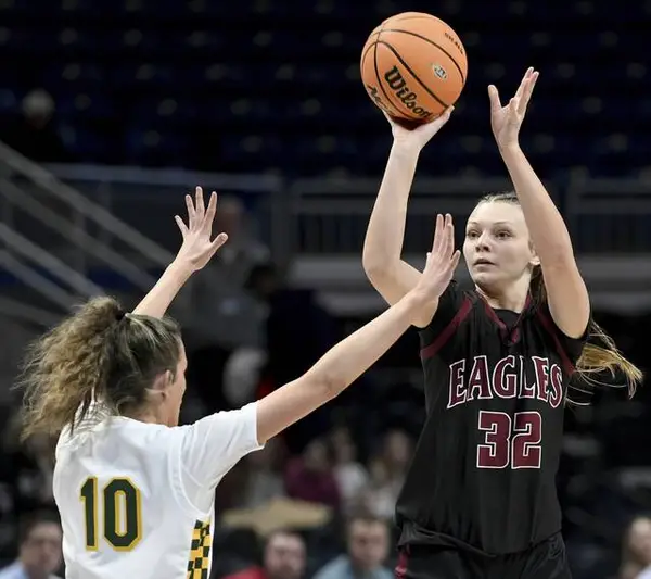 Oakland Catholic girls beat No. 1 Blackhawk to win back-to-back WPIAL crowns