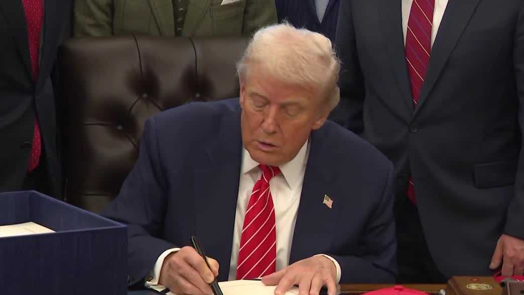 CA Dems blast federal spending plan without health care subsidies