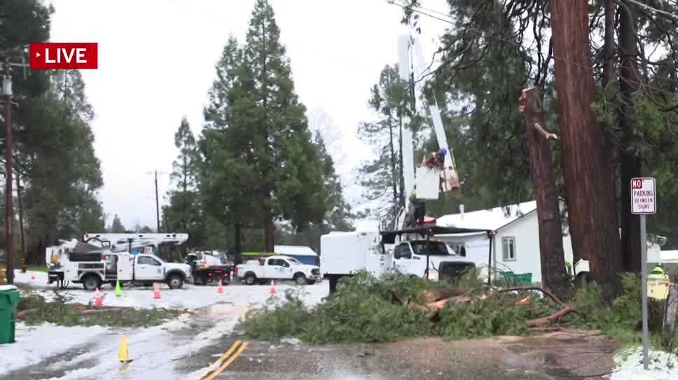 Thousands lose power across Northern California amid snowstorm