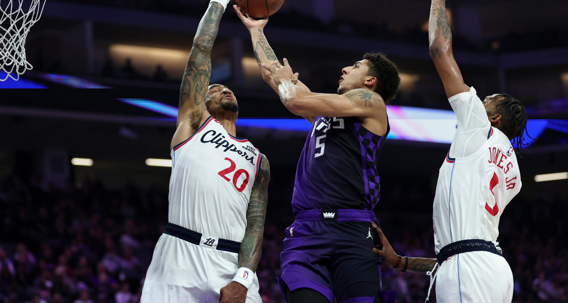 Kawhi Leonard's 31 points lift Clippers over Kings, handing Sacramento 11th straight loss