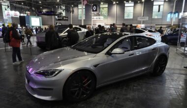 California regulators decide not to suspend Tesla sales in the state