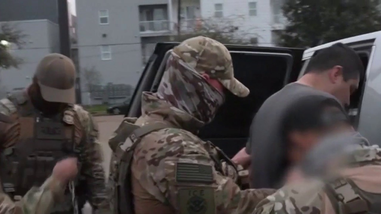 Judge says ICE agents can wear masks in California