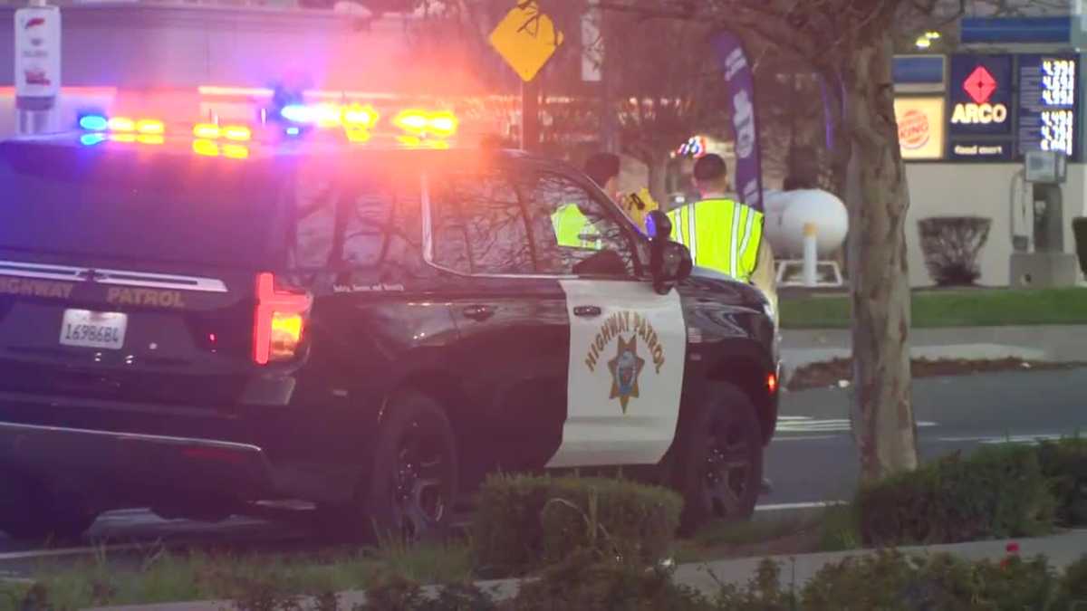 South Sacramento crash leaves pedestrian dead, CHP reports