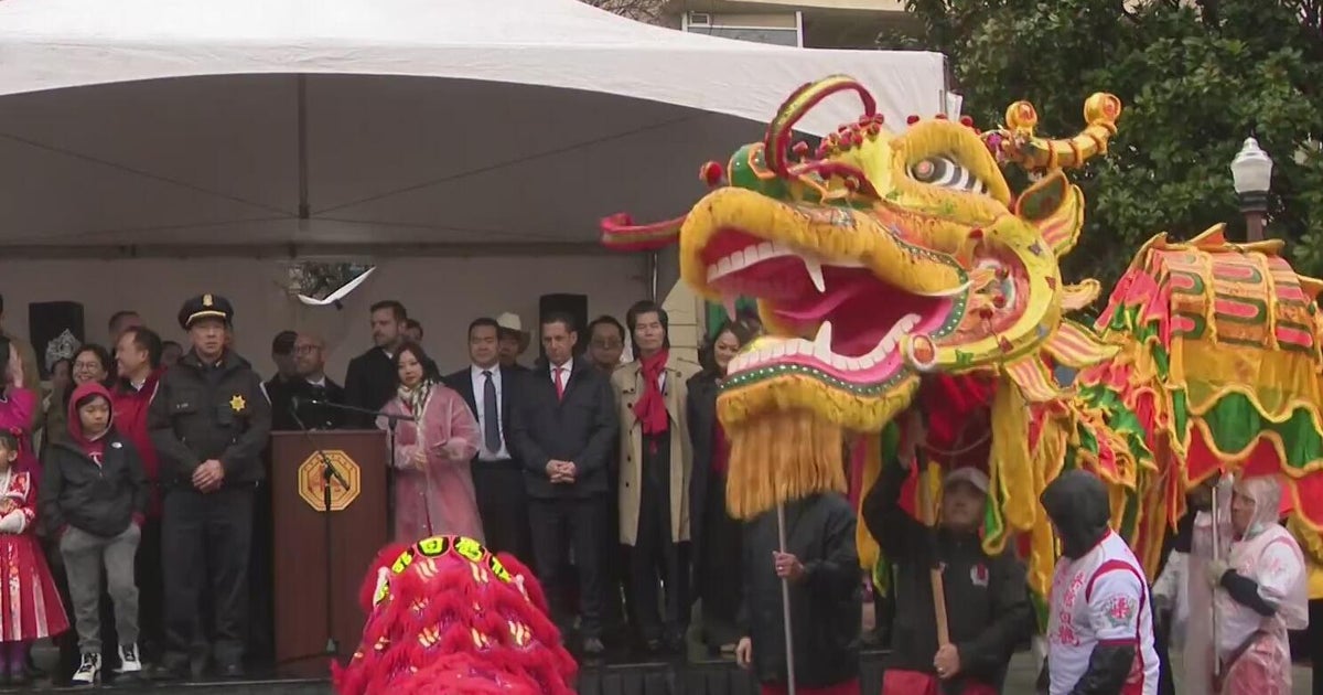 Chinese New Year celebrations take place in rainy San Francisco