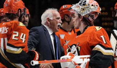 Joel Quenneville reaches 1,000 victories, joining Scotty Bowman in an elite club for NHL coaches - WSB-TV Channel 2