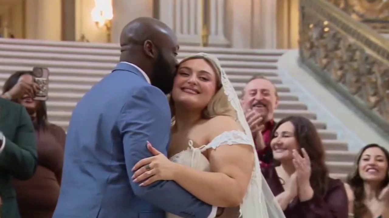 Love at San Francisco City Hall 