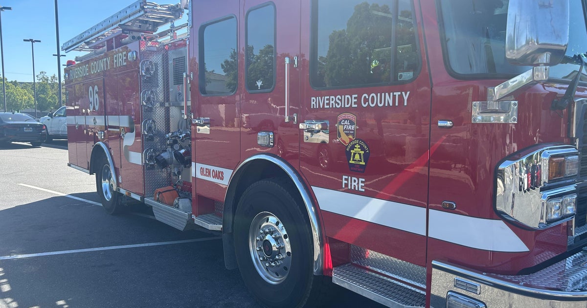 6 hospitalized after multi-car crash in Riverside County