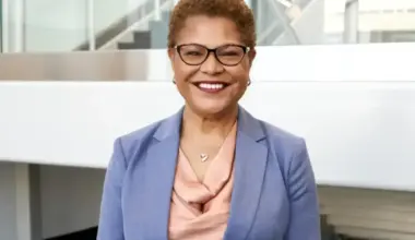 A former political ally tests LA liberals’ allegiance to Mayor Karen Bass