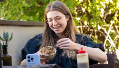Can it with the flatulence jokes! Berkeley’s No. 1 bean fan spreads legume gospel on happy stomach