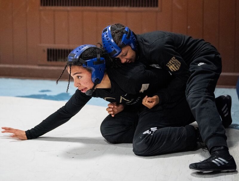 Oakland wrestling pins its hopes for a state title on Shayna Ward