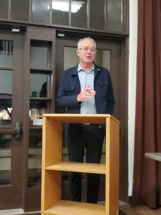 Harry Bubbins (Ashley Mackin-Solomon)