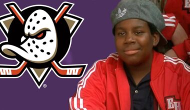 Kenan Thompson shows off a Mighty Ducks 4 script and leads a quack chant at an Anaheim Ducks game