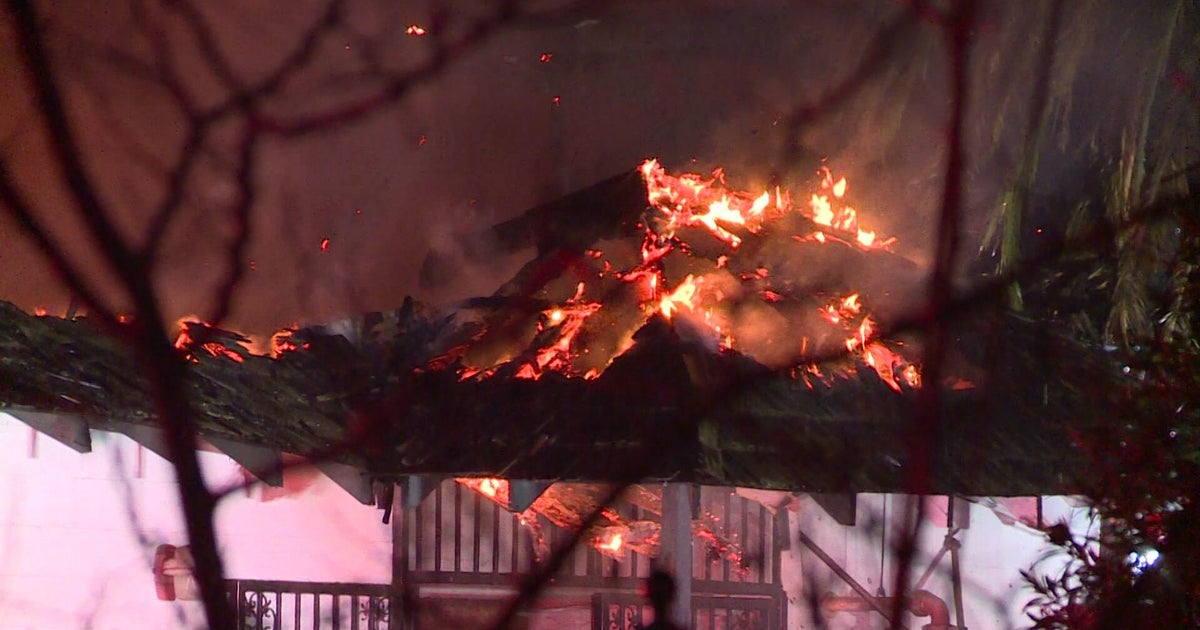 North Sacramento building vacant for decades catches fire