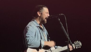 Noah Kahan singing "The Great Divide" on Thursday, Feb. 5, 2026 at The Warfield in San Francisco.