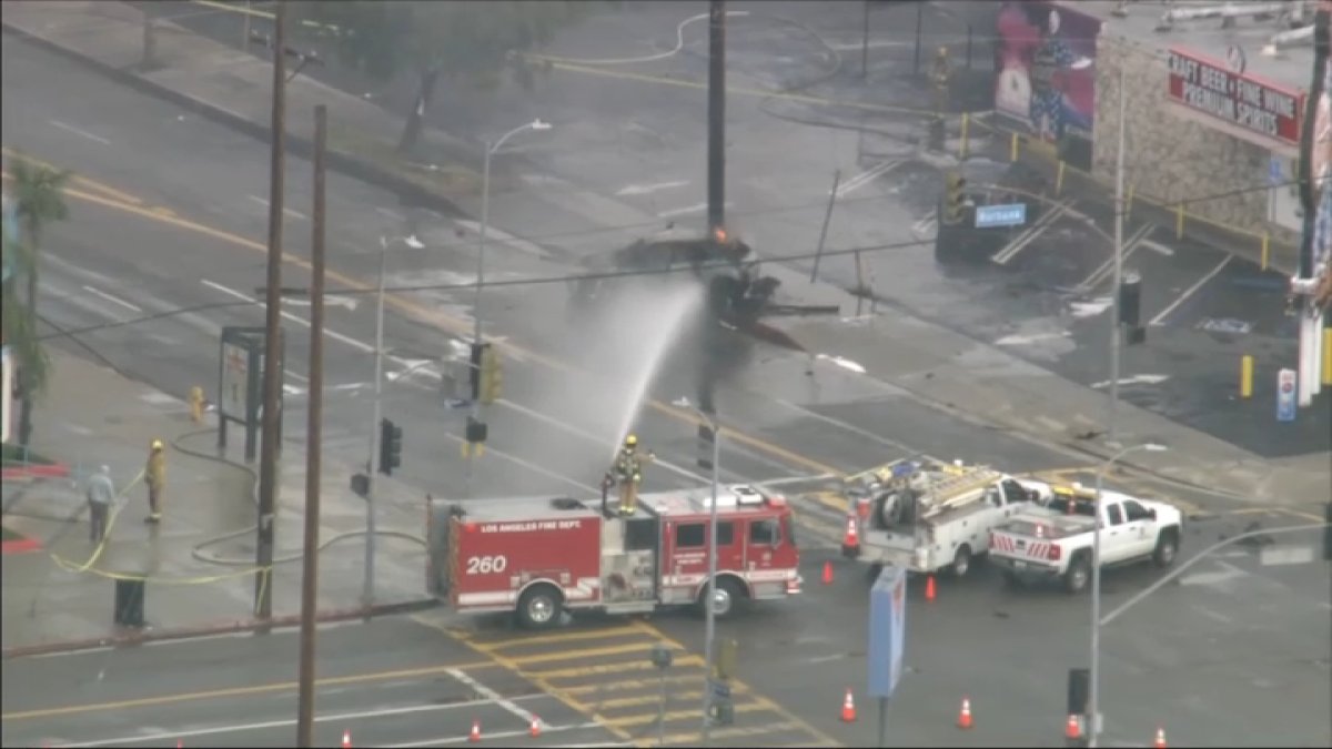 Fiery EV crash into a power pole shuts down Burbank intersection – NBC Los Angeles