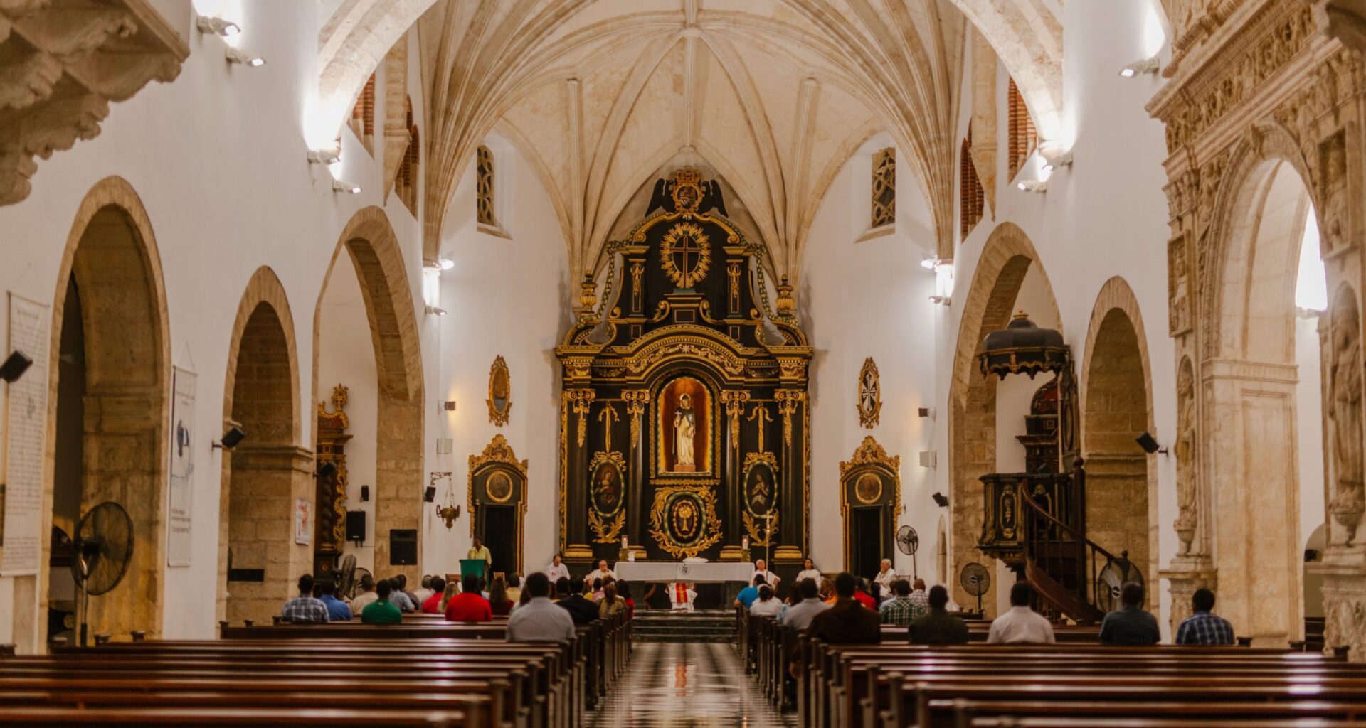 LA Archbishop Gomez Hosts `Mass for Peace' Amid Immigration Strife