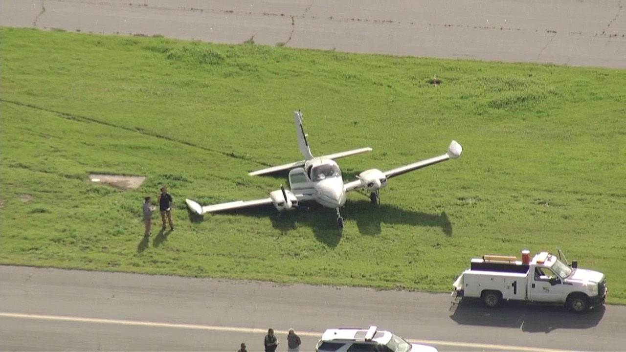 Small plane veers off runway in San Jose