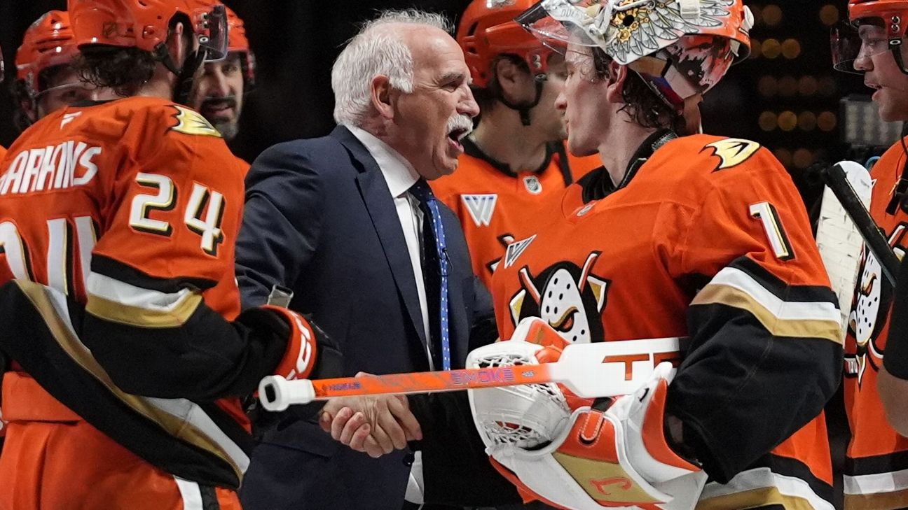 Joel Quenneville becomes second NHL coach with 1,000 wins