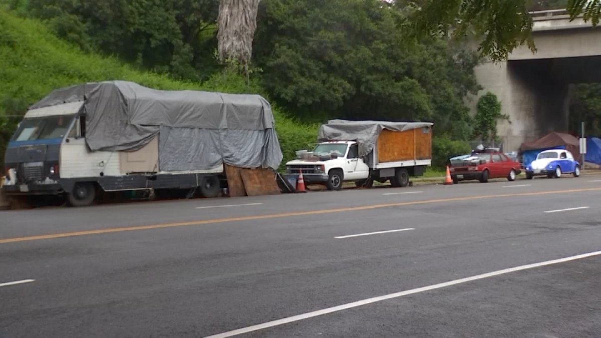 LA County board extending parking restrictions for large vehicles – NBC Los Angeles