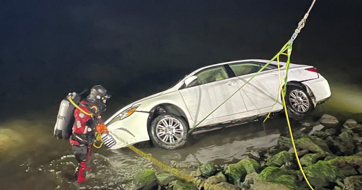 San Joaquin County Sheriff dive team finds person dead in submerged car