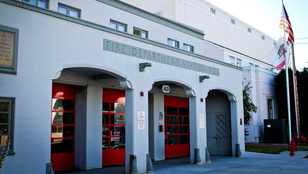 Six rescued after boat capsizes in heavy surf in California