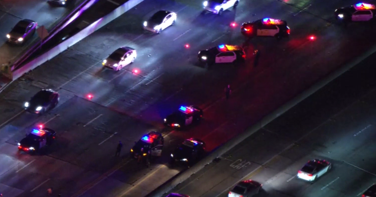 LAPD motorcycle officer hospitalized after crash on 405 Freeway