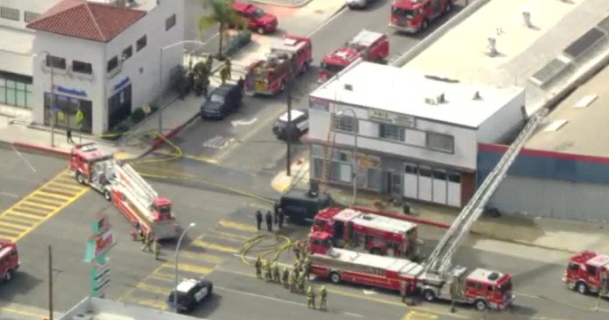 Huntington Park police search for possible suspects in burned building