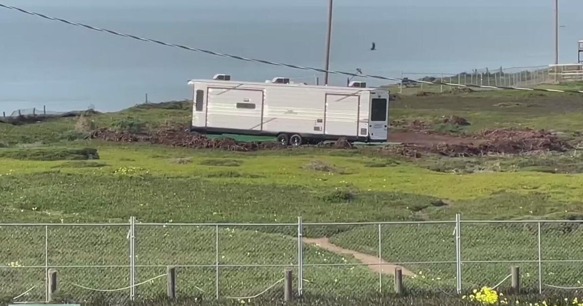 Fence blocking Thornton State Beach along Daly City coast to come down, city says