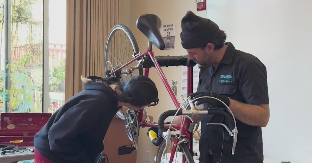 Fix-it clinic pop-ups hosted at Bay Area libraries as part of Zero Waste Initiative