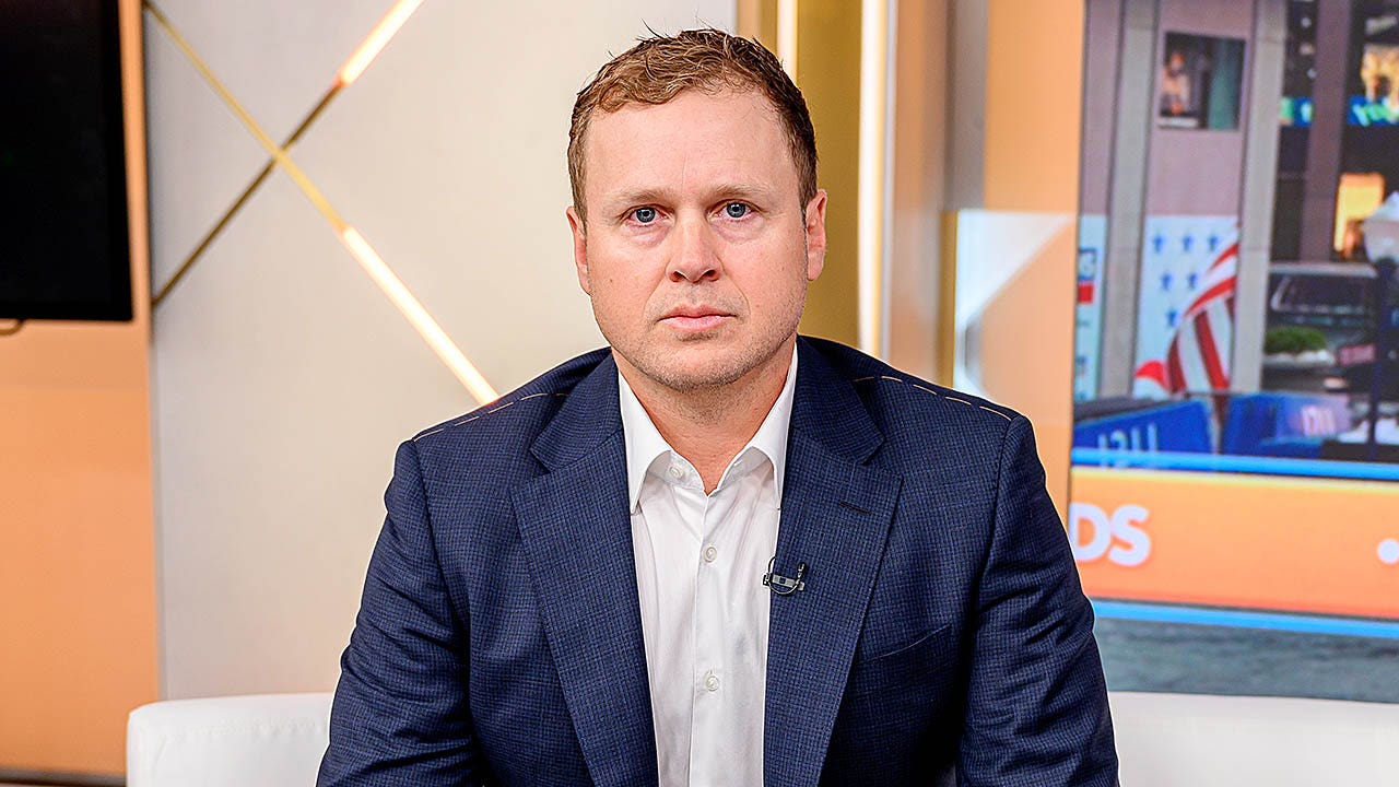 Spencer Pratt addresses ICE concerns at Los Angeles mayor campaign rally