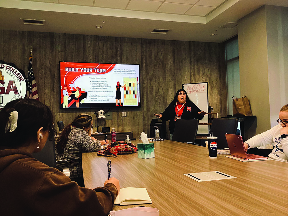 Frank Dirden, First Renegades President and Newly Appointed Director of Finance, leads the Student Organization Workshop.