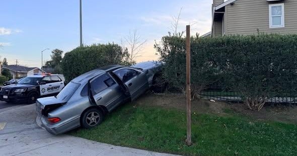 Wanted man arrested after Citrus Heights armed robbery, pursuit; 1 suspect outstanding