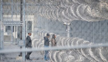 Lawmakers denied access to immigrant detention center