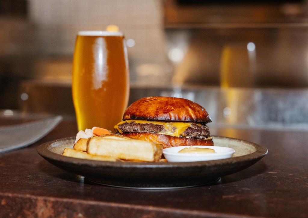 Deckman’s North launches weekday lunch service – San Diego Union-Tribune