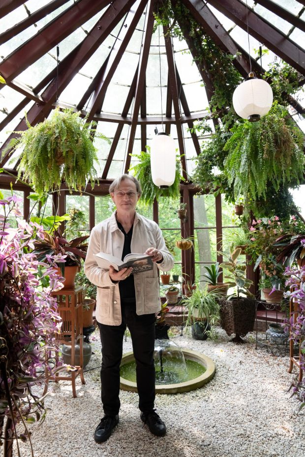 Actor Richard Thomas studies for his role in "Mark Twain Tonight!" at the Mark Twain House and Museum in Hartford, Connecticut, in June 2025. (Julieta Cervantes)