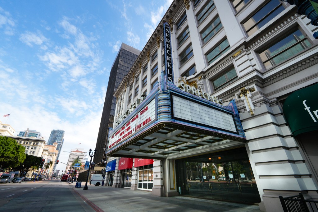Historic Spreckels Building and Theatre in downtown San Diego hits the auction block – San Diego Union-Tribune