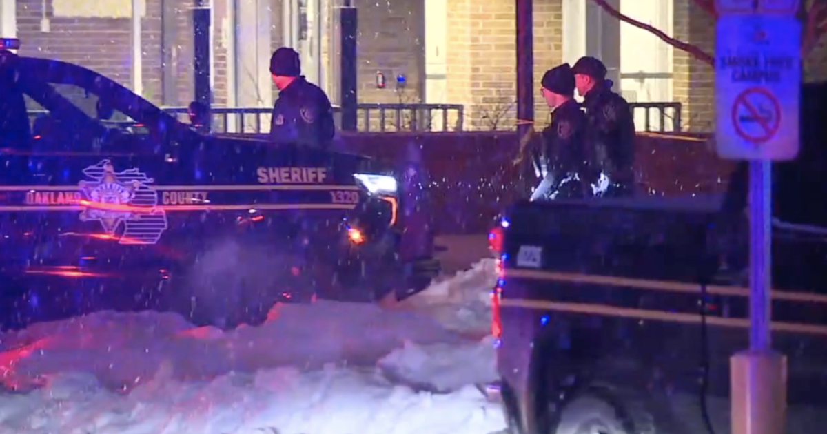 Oakland University residence hall remains under lockdown after campus stabbing