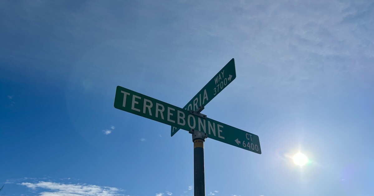 Bakersfield man faces murder charges after girlfriend's death