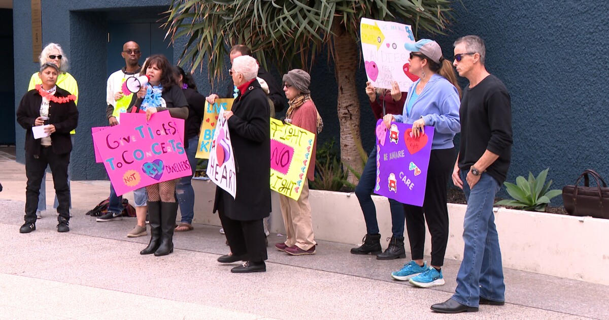RV dwellers form union to demand San Diego stop ticketing them